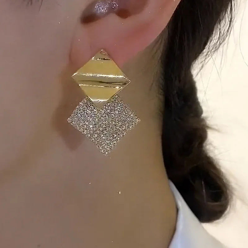 New Fashion Trend Unique Design Geometric Light Luxury Zirconia Rhombus Earrings For Women Jewelry Wedding Party Premium Gifts