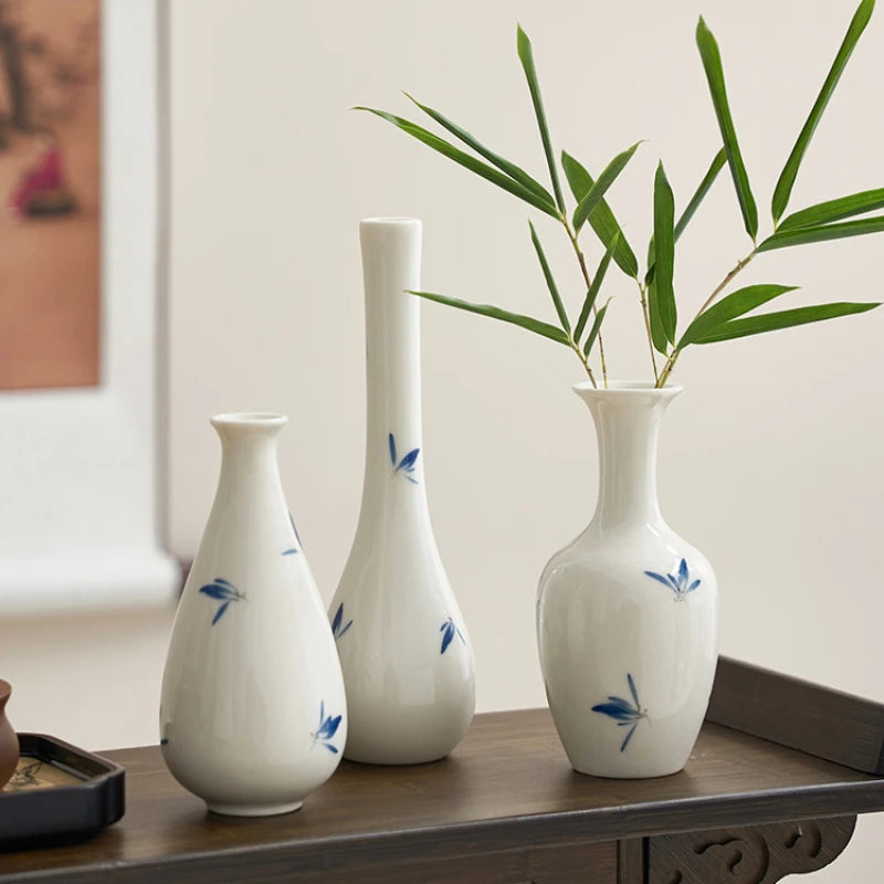 Japanese White Porcelain Vase Flower Arrangement Living Room Decorations Mini Ceramic Vase Decoration Restaurant Desktop Decor