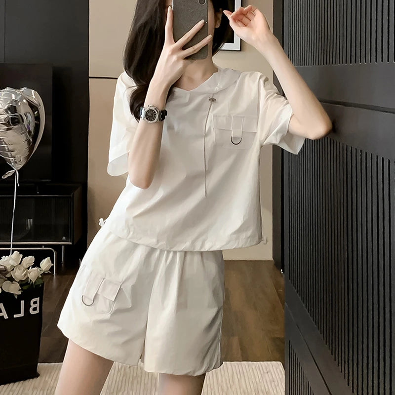 2024 Summer New High end Fashion Leisure Sports Running White Short sleeved Hooded Top Elastic Waist Shorts Set for Women