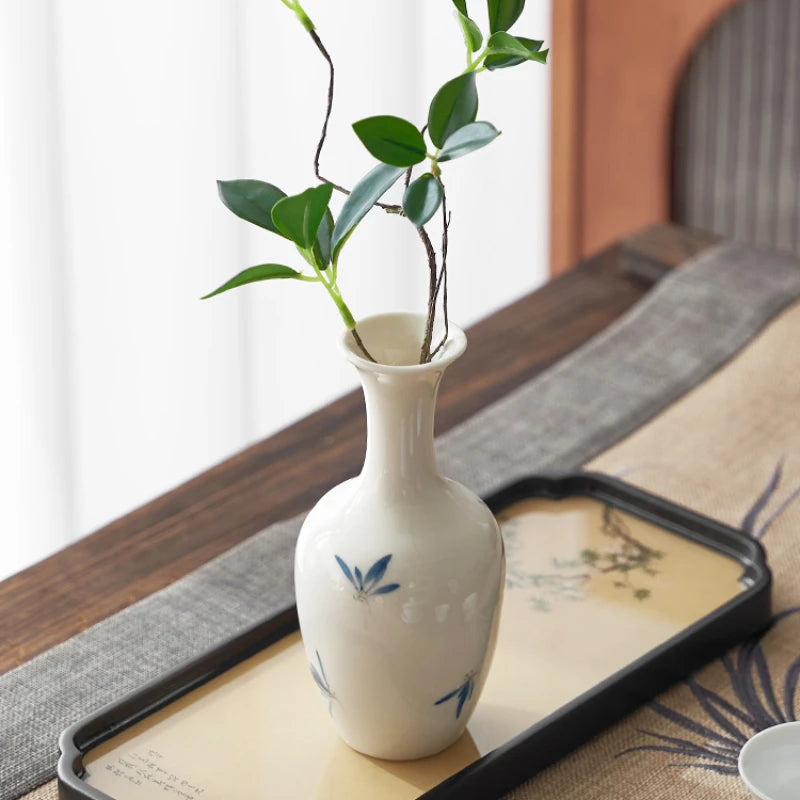 Japanese White Porcelain Vase Flower Arrangement Living Room Decorations Mini Ceramic Vase Decoration Restaurant Desktop Decor